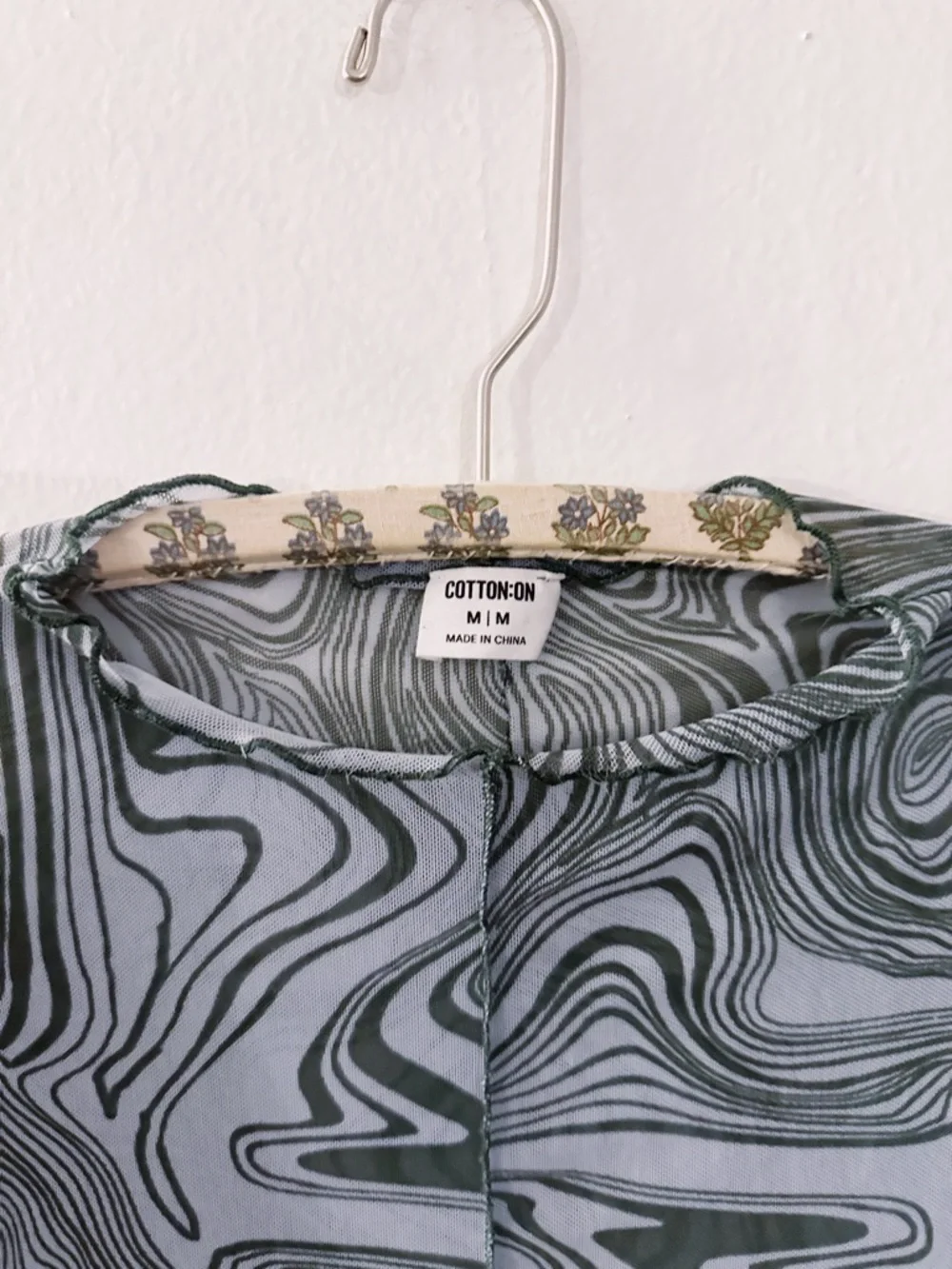Cotton On Mesh Short Sleeve Top Wavey Trippy Print Green Blue Lettuce Hem - Picture 2 of 5